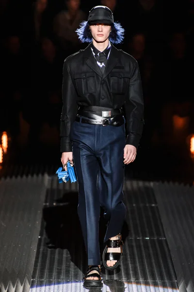 Look 48